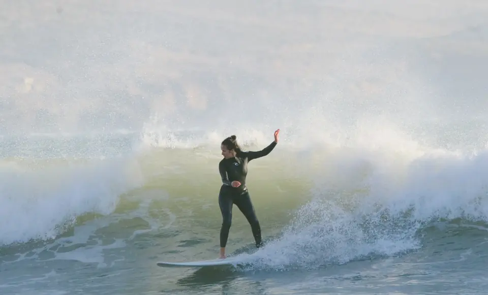 Surf Nest surfer on a powerful wave